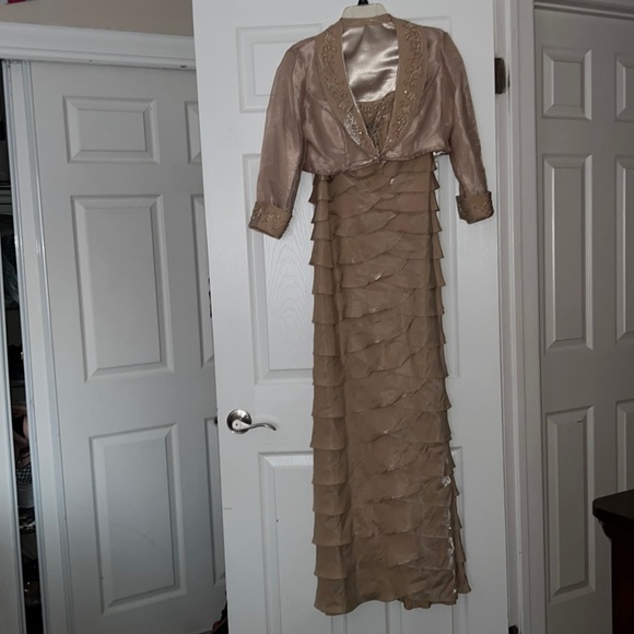 Ignite Evenings long dress - Picture 2 of 10